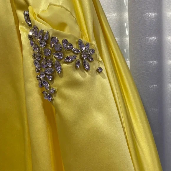 Sherri Hill Dress 4 - Picture 4 of 5